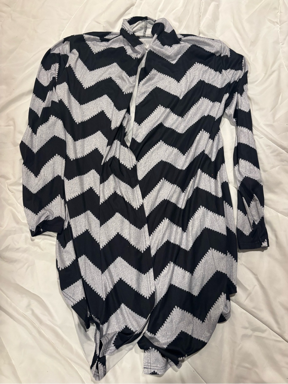 black-and-white chevron-patterned open-front cardigan XL